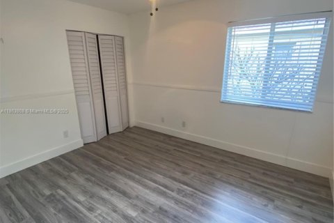 Adosado en venta en Pembroke Pines, Florida, 3 dormitorios, 132.66 m2 № 1891717 - foto 7