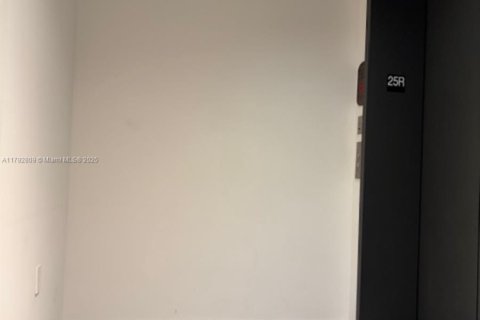 Condominio en venta en Miami, Florida, 2 dormitorios, 107.02 m2 № 2014071 - foto 11