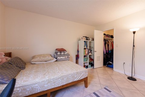 Снять в аренду кондоминиум в Майами, Флорида 2 спальни, 89.93м2, № 2145752 - фото 15