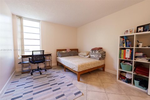 Снять в аренду кондоминиум в Майами, Флорида 2 спальни, 89.93м2, № 2145752 - фото 16
