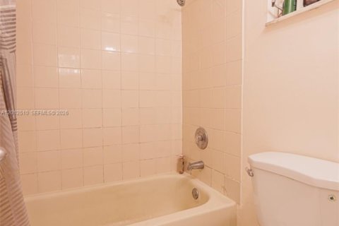 Снять в аренду кондоминиум в Майами, Флорида 2 спальни, 89.93м2, № 2145752 - фото 8