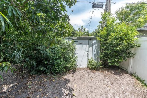 House in Saint Petersburg, Florida 3 bedrooms, 133.59 sq.m. № 2231939 - photo 29