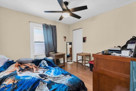 House in Saint Petersburg, Florida 3 bedrooms, 133.59 sq.m. № 2231939 - photo 20