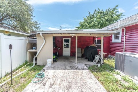 House in Saint Petersburg, Florida 3 bedrooms, 133.59 sq.m. № 2231939 - photo 28