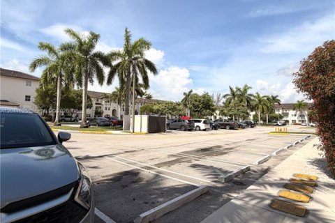 Copropriété à vendre à Doral, Floride: 3 chambres, 121.52 m2 № 2273543 - photo 3