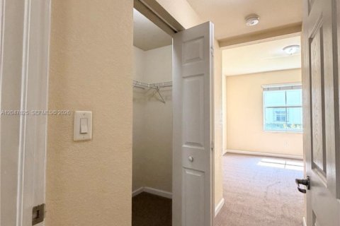 Copropriété à vendre à Doral, Floride: 3 chambres, 121.52 m2 № 2273543 - photo 18