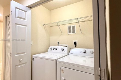 Copropriété à vendre à Doral, Floride: 3 chambres, 121.52 m2 № 2273543 - photo 27