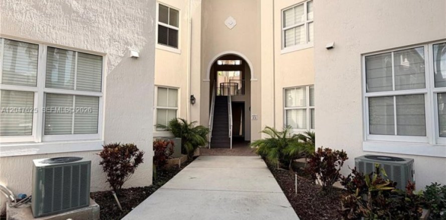 Condo à Doral, Floride, 3 chambres  № 2273543