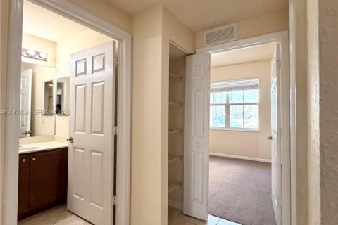 Copropriété à vendre à Doral, Floride: 3 chambres, 121.52 m2 № 2273543 - photo 22