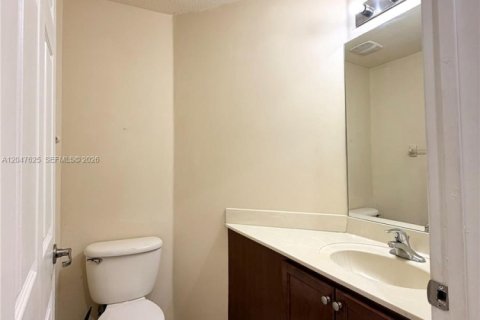 Copropriété à vendre à Doral, Floride: 3 chambres, 121.52 m2 № 2273543 - photo 16