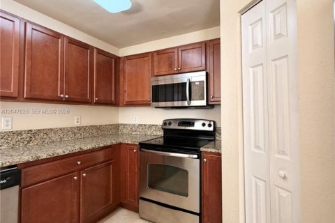 Copropriété à vendre à Doral, Floride: 3 chambres, 121.52 m2 № 2273543 - photo 12
