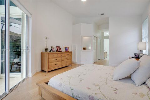 House in Weston, Florida 5 bedrooms, 228.08 sq.m. № 2060728 - photo 20