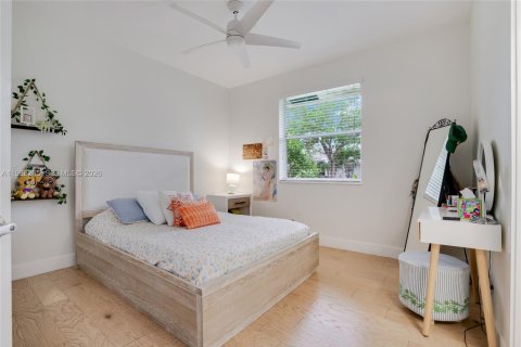 House in Weston, Florida 5 bedrooms, 228.08 sq.m. № 2060728 - photo 25