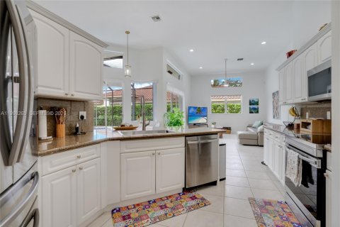 House in Weston, Florida 5 bedrooms, 228.08 sq.m. № 2060728 - photo 13