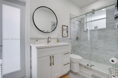 House in Weston, Florida 5 bedrooms, 228.08 sq.m. № 2060728 - photo 30