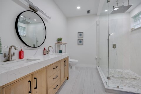 House in Weston, Florida 5 bedrooms, 228.08 sq.m. № 2060728 - photo 22