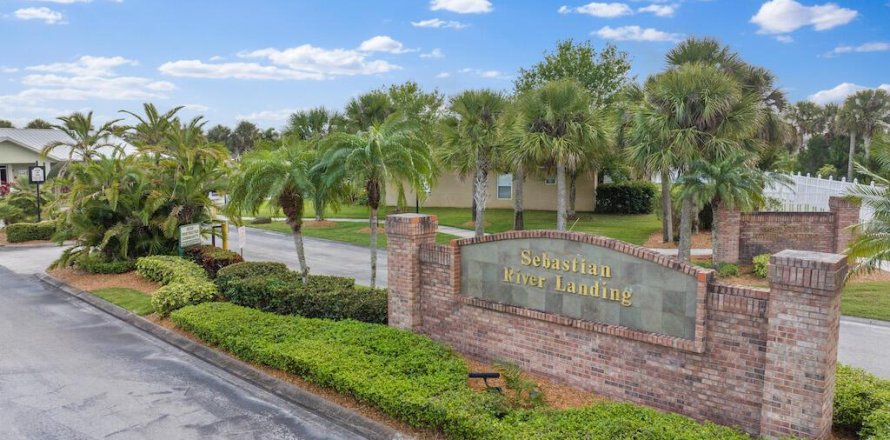 House in Sebastian, Florida 4 bedrooms, 181.81 sq.m. № 1061333