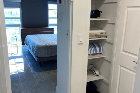 Copropriété à louer à Miami, Floride: 1 chambre, 77.2 m2 № 2029529 - photo 19