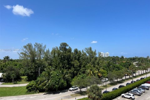 Copropriété à louer à Miami, Floride: 1 chambre, 77.2 m2 № 2029529 - photo 20
