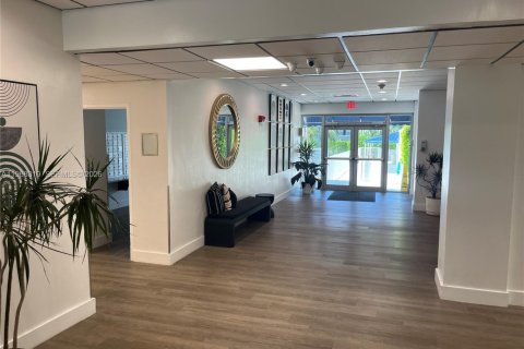 Copropriété à louer à Miami, Floride: 1 chambre, 77.2 m2 № 2029529 - photo 25