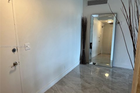 Copropriété à louer à Miami, Floride: 1 chambre, 77.2 m2 № 2029529 - photo 7