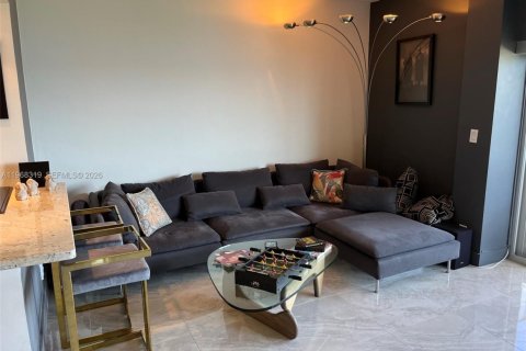 Copropriété à louer à Miami, Floride: 1 chambre, 77.2 m2 № 2029529 - photo 3