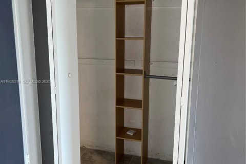 Copropriété à louer à Miami, Floride: 1 chambre, 77.2 m2 № 2029529 - photo 14
