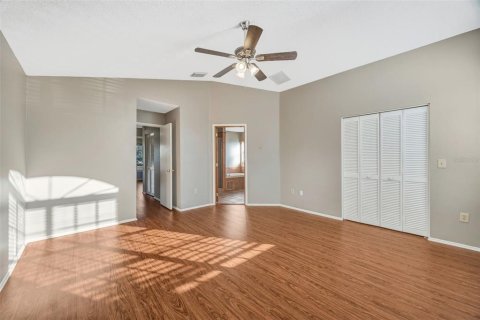 House in Brandon, Florida 3 bedrooms, 212.28 sq.m. № 2152113 - photo 15