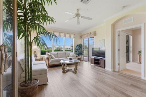Villa ou maison à vendre à North Port, Floride: 2 chambres, 153.94 m2 № 2313346 - photo 4