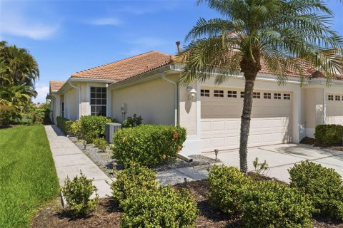 Villa ou maison à vendre à North Port, Floride: 2 chambres, 153.94 m2 № 2313346 - photo 2