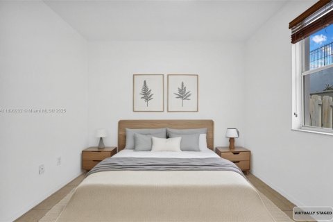 Townhouse in Miami, Florida 4 bedrooms, 173.73 sq.m. № 1954117 - photo 16