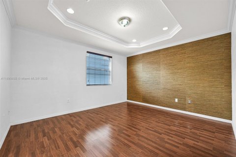 Townhouse in Miami, Florida 4 bedrooms, 173.73 sq.m. № 1954117 - photo 23