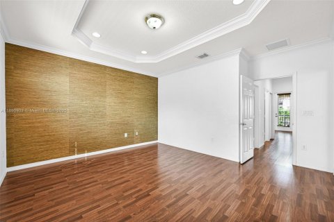 Townhouse in Miami, Florida 4 bedrooms, 173.73 sq.m. № 1954117 - photo 24