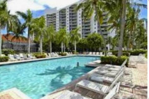 Condominio en alquiler en Aventura, Florida, 3 dormitorios, 132.76 m2 № 1982727 - foto 1