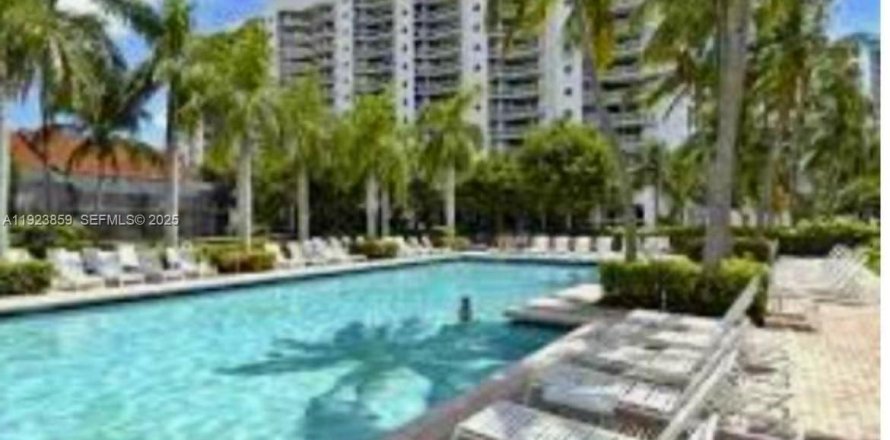Condominio en Aventura, Florida, 3 dormitorios  № 1982727