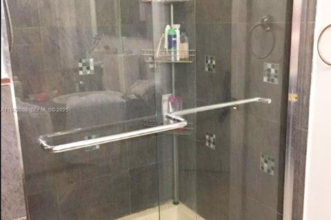 Condominio en alquiler en Aventura, Florida, 3 dormitorios, 132.76 m2 № 1982727 - foto 11