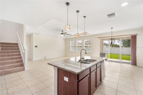 House in Wesley Chapel, Florida 4 bedrooms, 303.42 sq.m. № 1903016 - photo 5