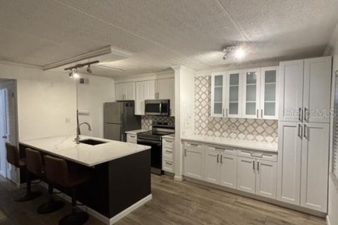 Copropriété à vendre à Tampa, Floride: 2 chambres, 80.27 m2 № 1917864 - photo 2