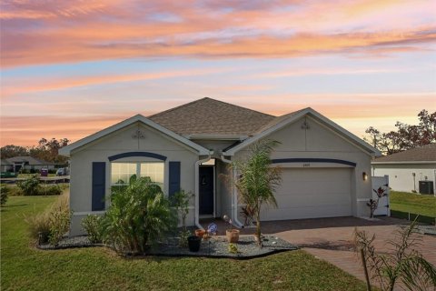House in Punta Gorda, Florida 4 bedrooms, 169.83 sq.m. № 1774677 - photo 1