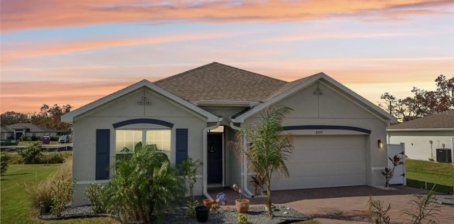 House in Punta Gorda, Florida 4 bedrooms, 169.83 sq.m. № 1774677