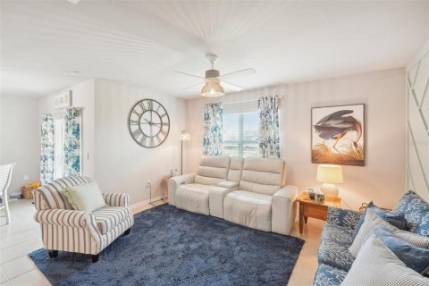 House in Punta Gorda, Florida 4 bedrooms, 169.83 sq.m. № 1774677 - photo 8