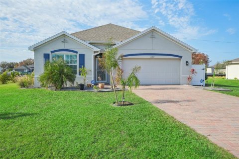 House in Punta Gorda, Florida 4 bedrooms, 169.83 sq.m. № 1774677 - photo 4