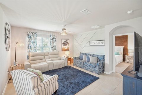House in Punta Gorda, Florida 4 bedrooms, 169.83 sq.m. № 1774677 - photo 7