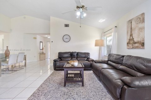 Villa ou maison à vendre à Sunrise, Floride: 4 chambres, 153.57 m2 № 1927507 - photo 10
