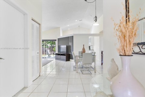 Villa ou maison à vendre à Sunrise, Floride: 4 chambres, 153.57 m2 № 1927507 - photo 6
