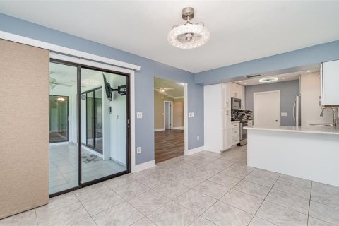 Купить виллу или дом в Энглвуд, Флорида 5 комнат, 122.54м2, № 1759875 - фото 13