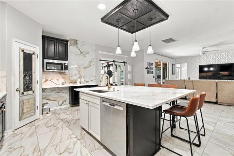 Купить виллу или дом в Гудзон, Флорида 14 комнат, 376.63м2, № 2398378 - фото 17