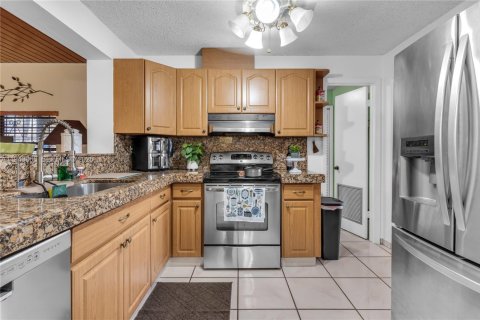 Casa en venta en Miami, Florida, 3 dormitorios, 193.98 m2 № 2002503 - foto 14