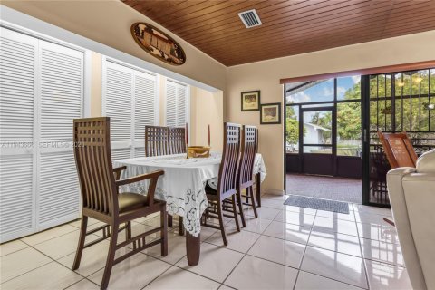 Casa en venta en Miami, Florida, 3 dormitorios, 193.98 m2 № 2002503 - foto 18