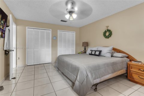 Casa en venta en Miami, Florida, 3 dormitorios, 193.98 m2 № 2002503 - foto 26